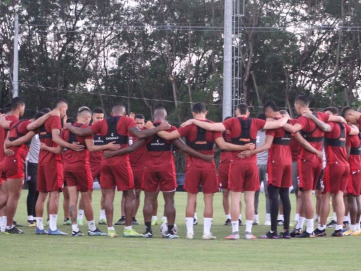 Tres jugadores de Santa Fe con COVID-19 previo a partido de Libertadores