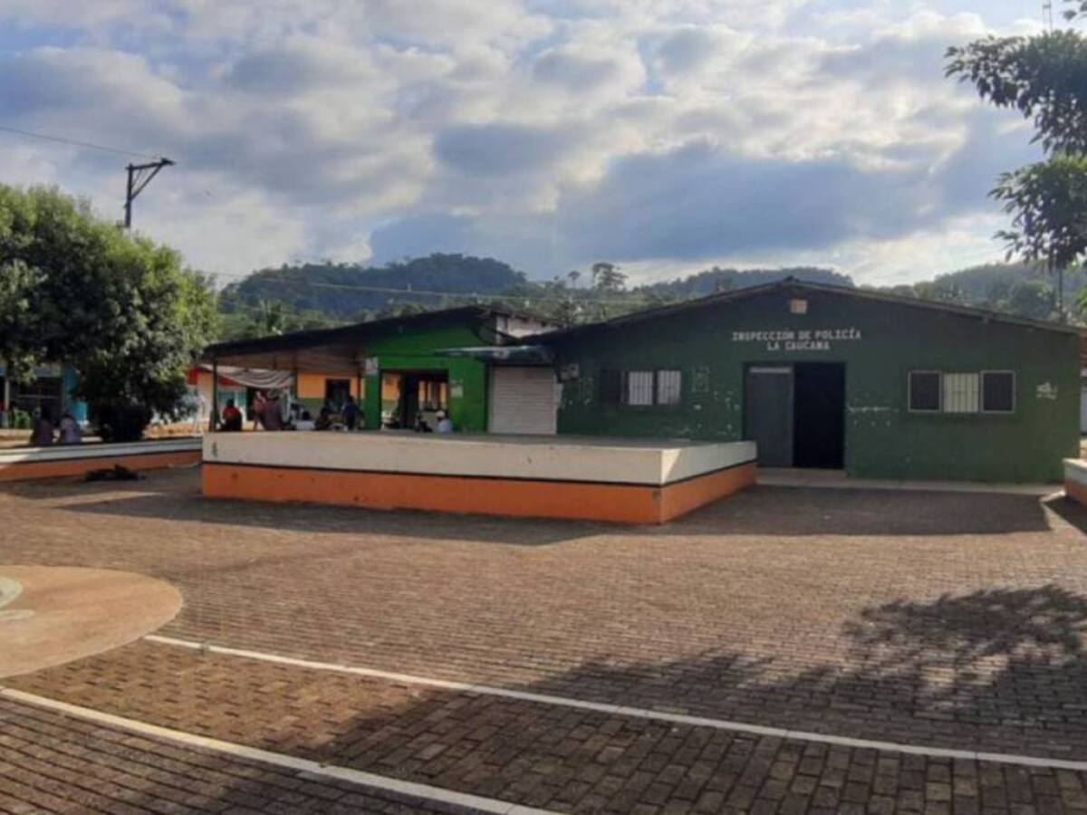 Denuncian la retención ilegal de tres campesinos en La Caucana de Tarazá