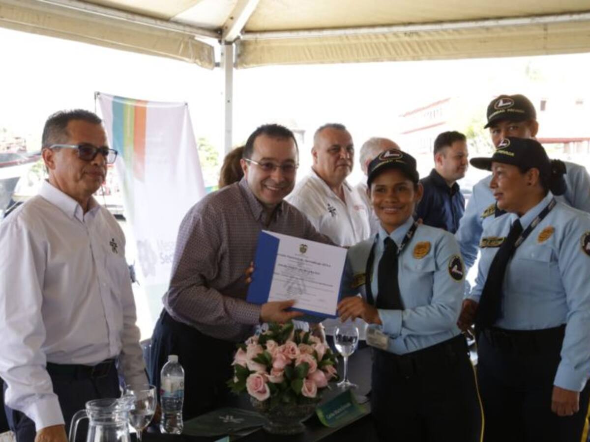 718 guardas de seguridad fueron certificados por el SENA en Cartagena