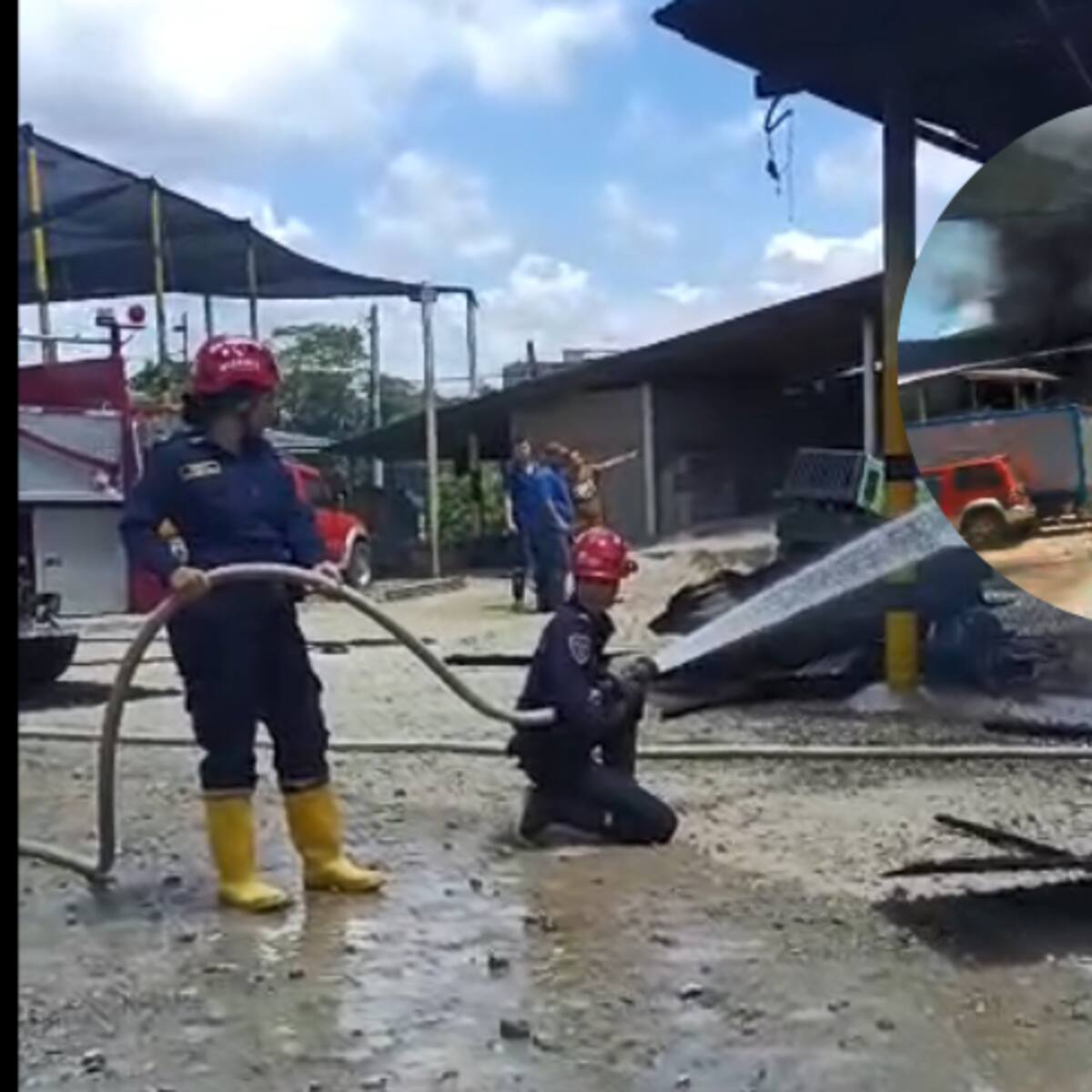 Cinco carros quemados dejó incendio en un parqueadero del municipio de Remedios, Antioquia
