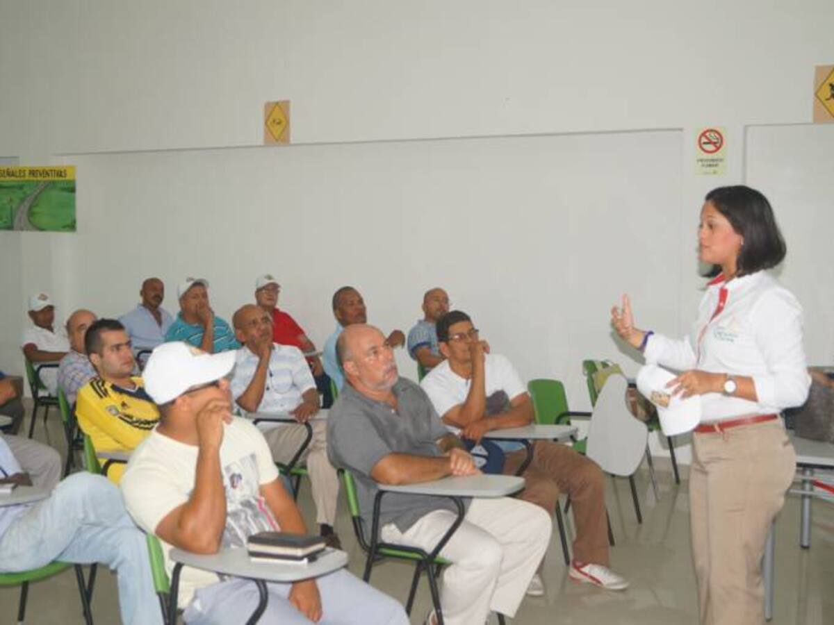 810 taxistas de Cartagena de indias serán guardianes de la niñez