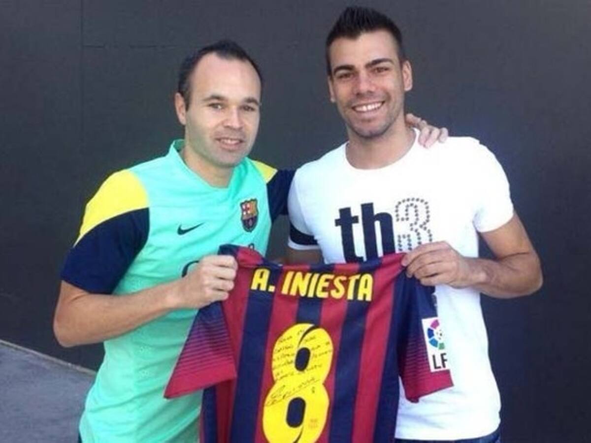 Iniesta le regaló su camiseta a un crack del fútbol sala