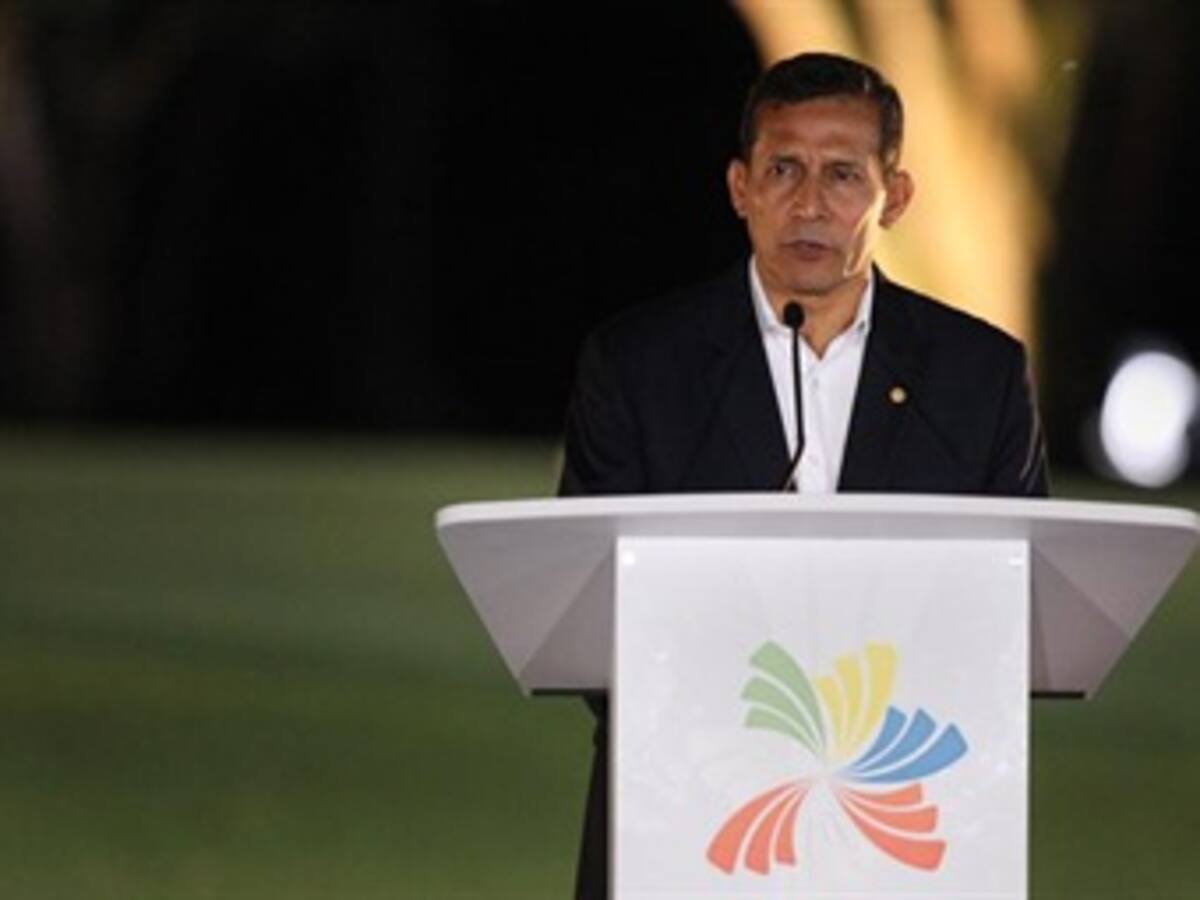 Acusan al gobierno peruano de espiar a opositores y periodistas