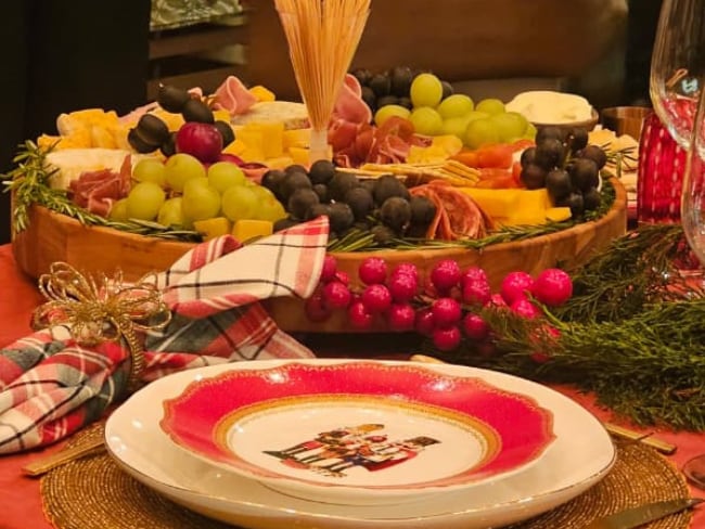 Guía para ser el mejor anfitrión en Navidad: Tendencias de mesa y comida 2025 // Caracol Radio