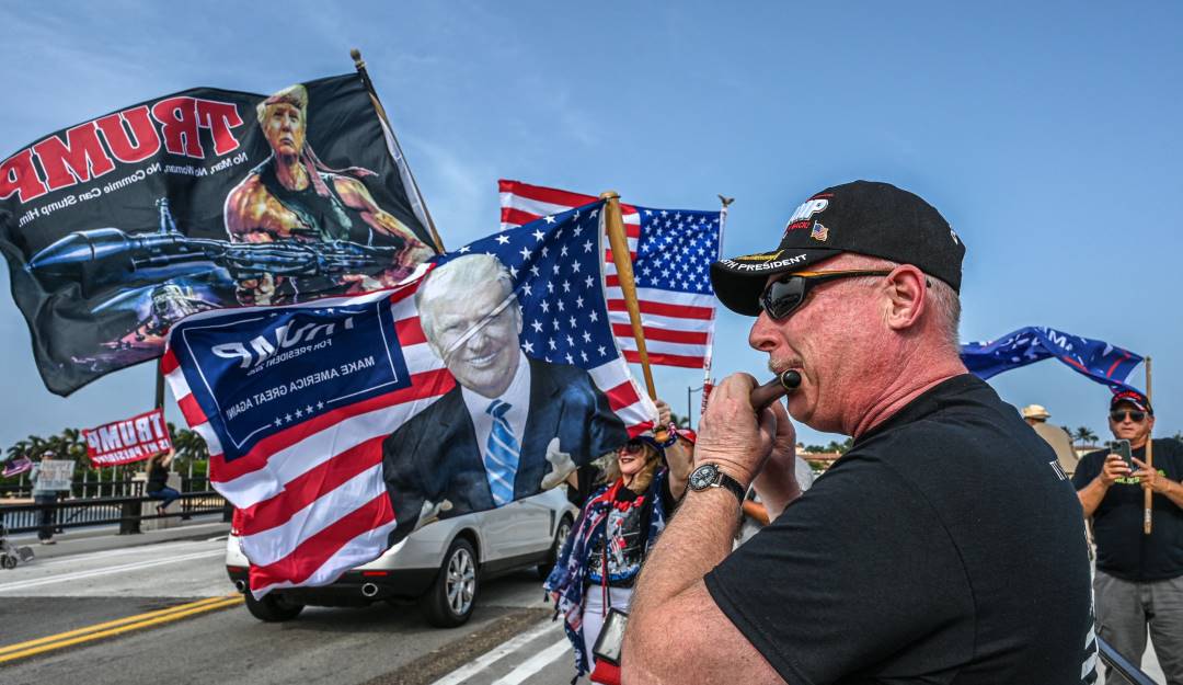 Director del FBI denunció amenazas contra agentes tras el allanamiento a la casa de Trump. Foto: Getty