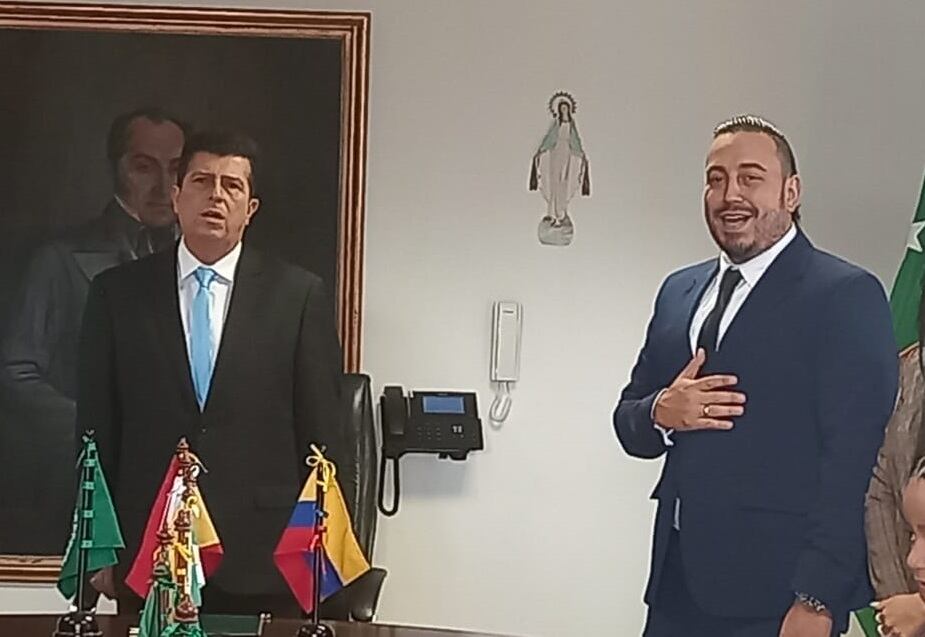 Víctor Manuel Tamayo Vargas, gobernador de Risaralda y Juan Diego Patiño Ochoa, gobernador electo - Caracol Radio Pereira.