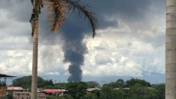 Incendio consume bodega de Busscar de Colombia