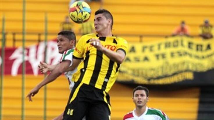 Patriotas le sacó un punto a Alianza Petrolera, que terminó con diez hombres