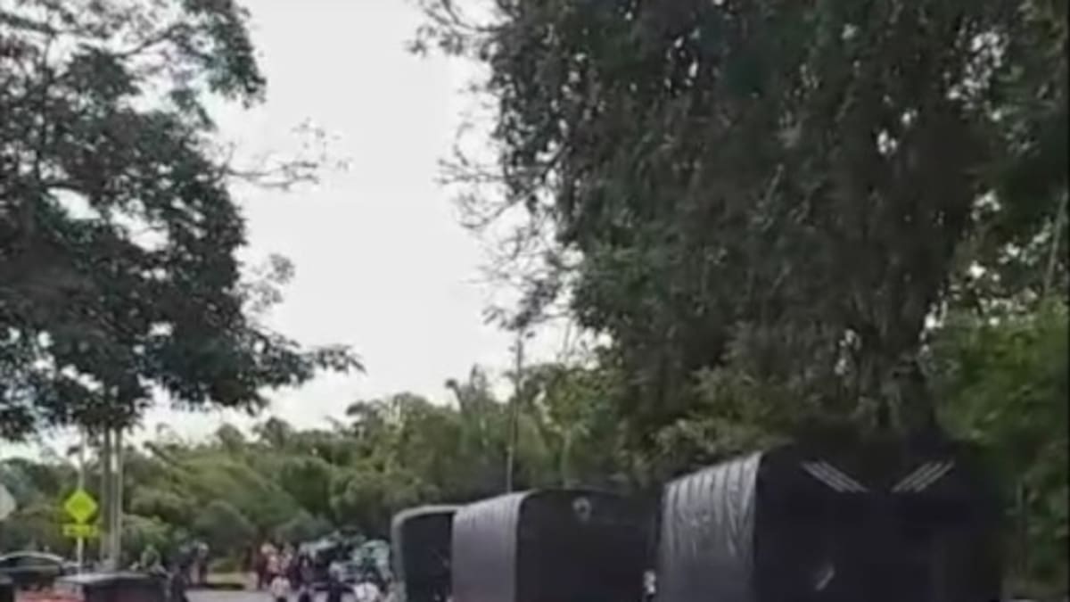 Más de 250 conductores de camperos en Anserma (Caldas) bloquean la Troncal de Occidente