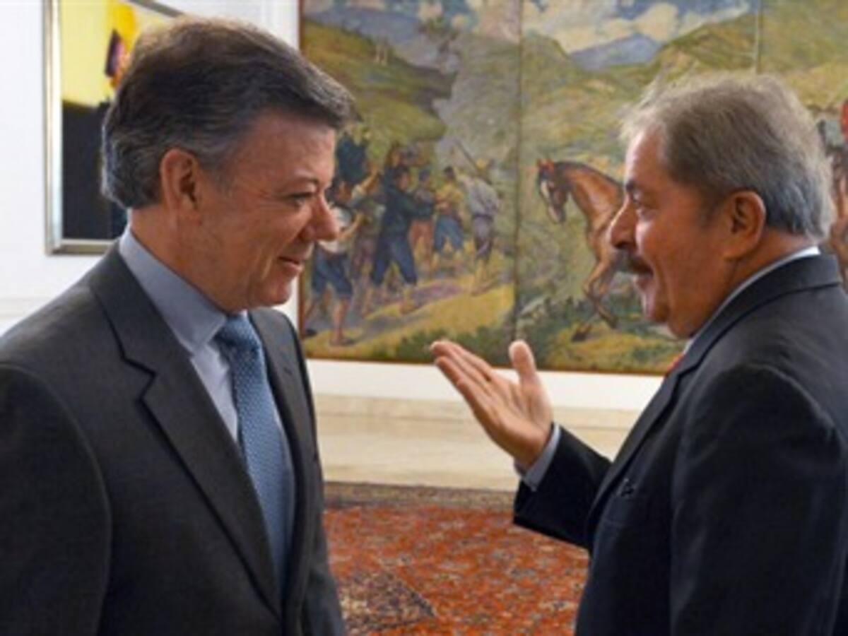 Santos pone como ejemplo a expresidente Lula en política social