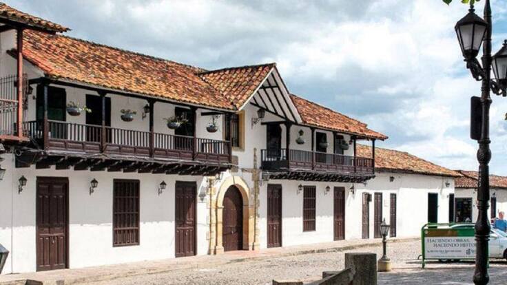 MARÍA DEL PILAR FLORÉZ