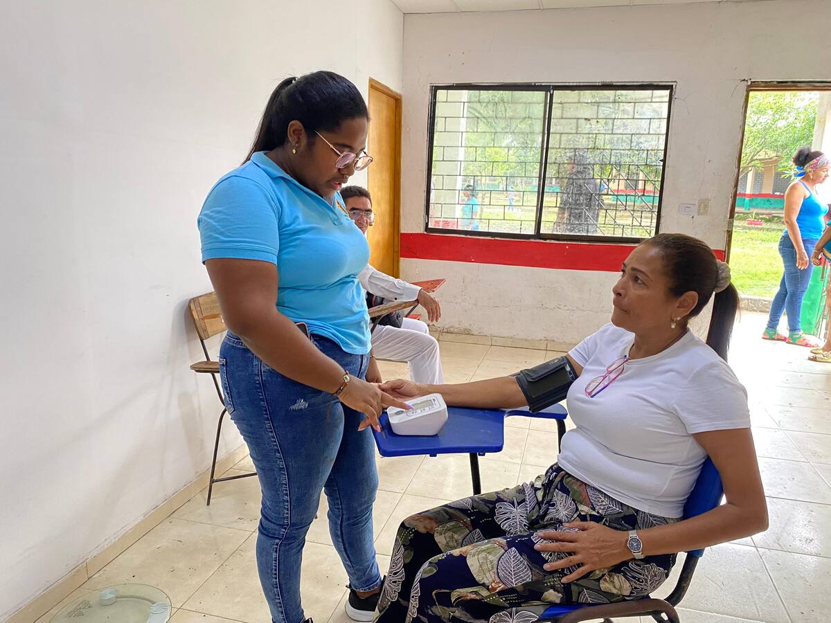 Adelantan Jornada Integral de Salud para docentes en el Hospital Local Santa Rosa de Lima