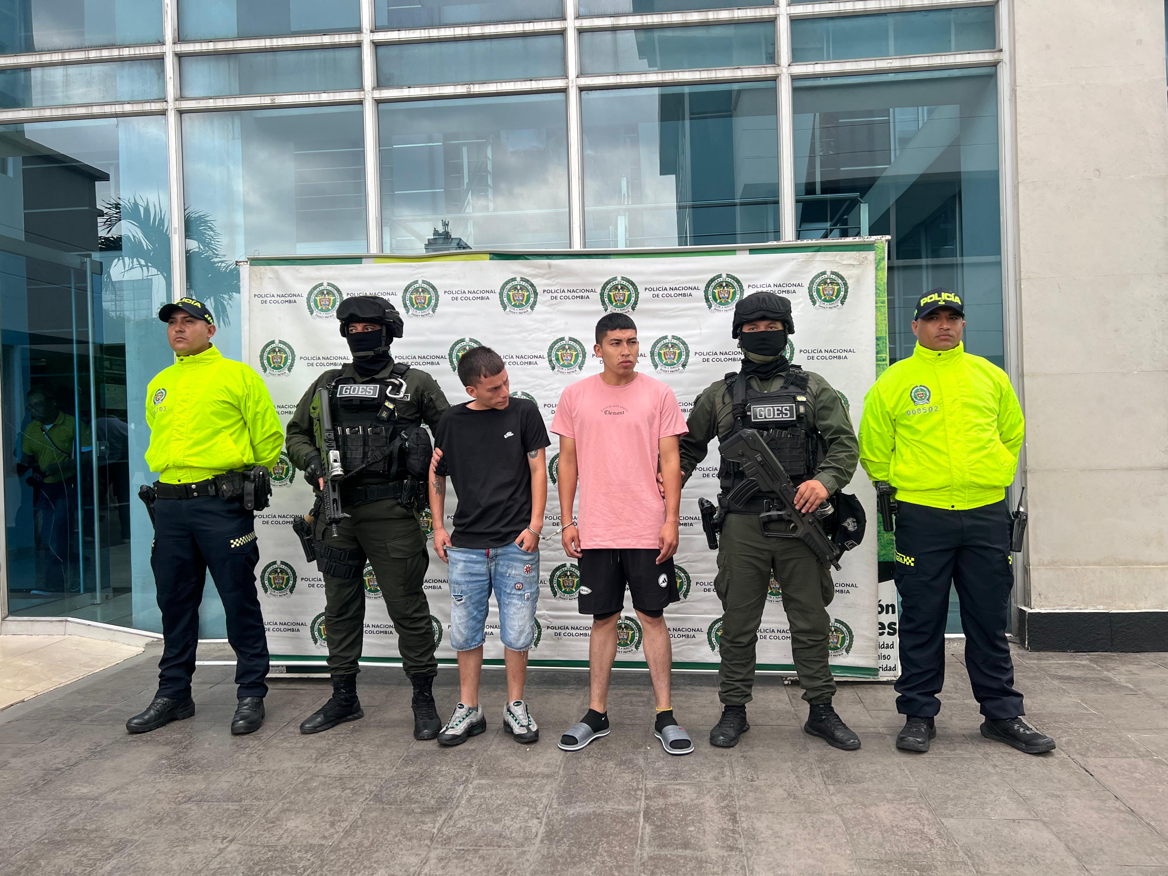 Walter Steban Yonda Ipia, alias Sebastián de 23 años, y Carlos Steven Obando Aguirre, alias El Mono