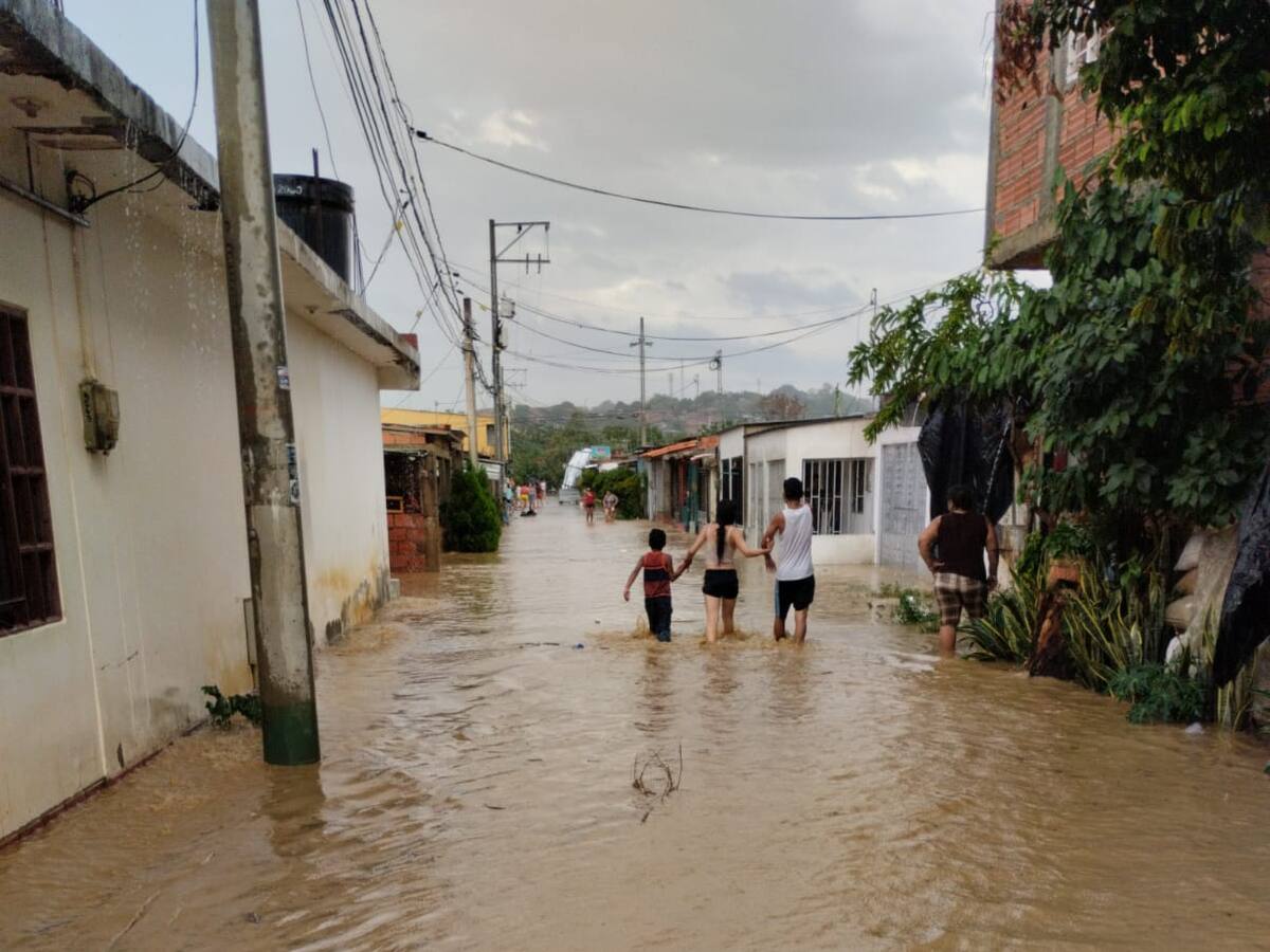 En Valles del Girón solicitan ampliación del sistema pluvial ante emergencias por lluvias
