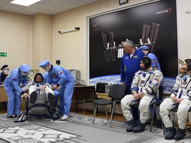 NASA cancela caminata espacial femenina por falta de trajes