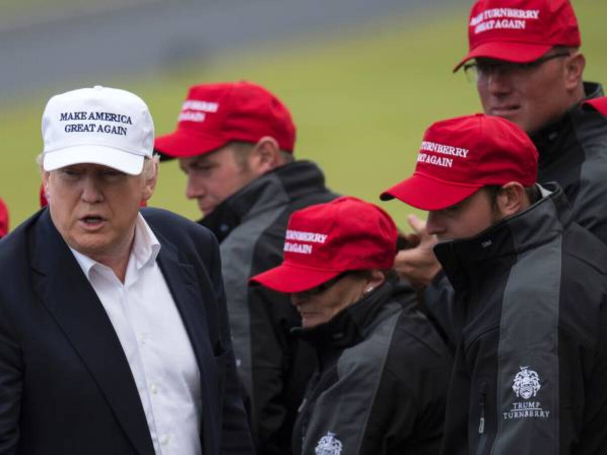 Mueller presenta acusaciones a dos altos cargos de la campaña de Trump