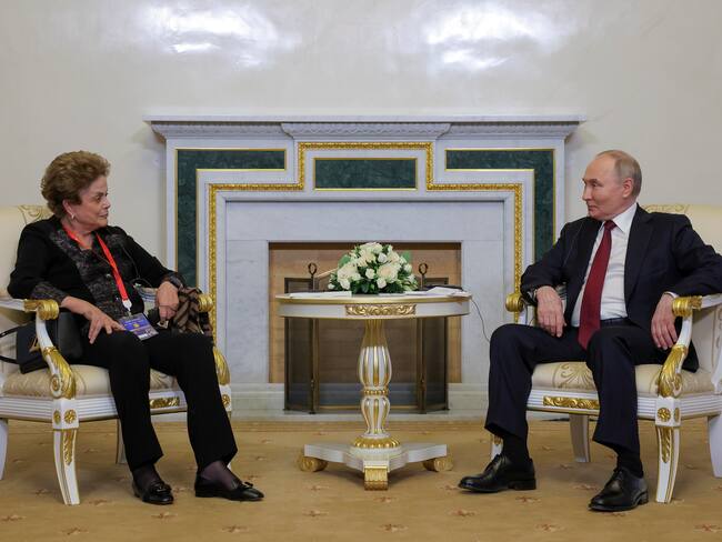 Russian President Vladimir Putin (R) and President of the New Development Bank (NDB) Dilma Rousseff  EFE/EPA/ANTON VAGANOV / POOL