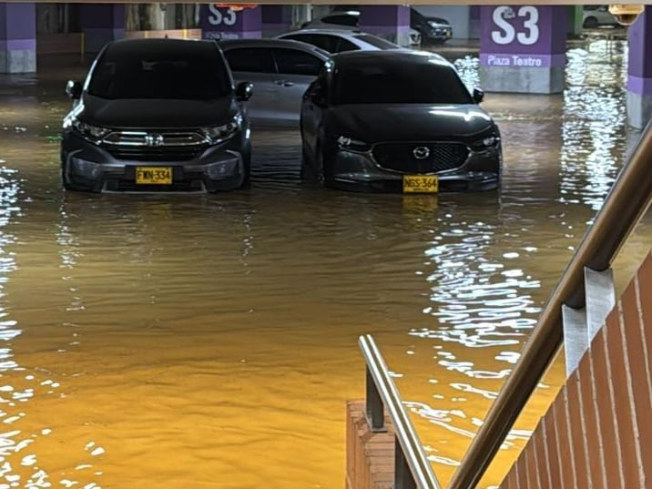 Emergencia por lluvias afectó operación parcial de El Tesoro Parque Comercial en Medellín Foto: Cortesía