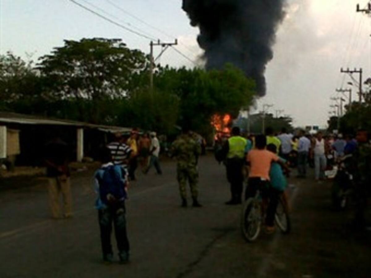 Explosión en expendio ilegal de combustible genera incendio en Cuatro Vientos, Cesar