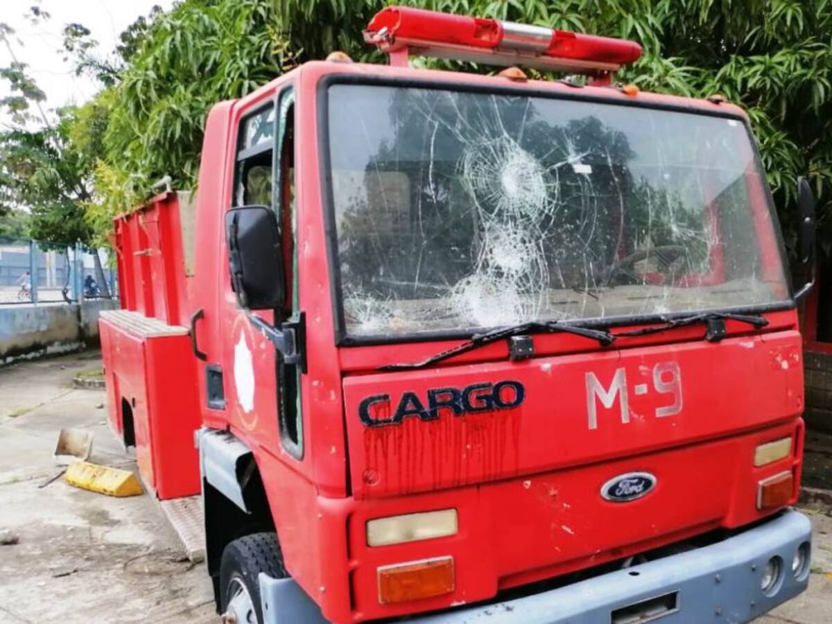 Estación de Bomberos de Cartagena fue atacada por manifestantes