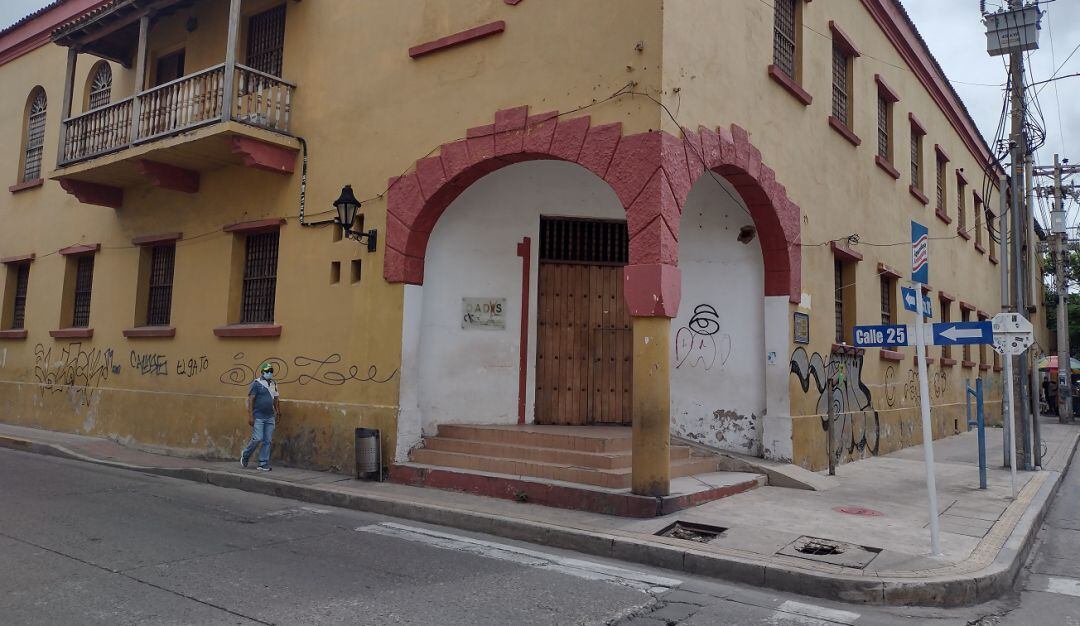 Con este permiso los migrantes también podrán acceder a un cupo en las instituciones educativas oficiales del distrito para sus hijos