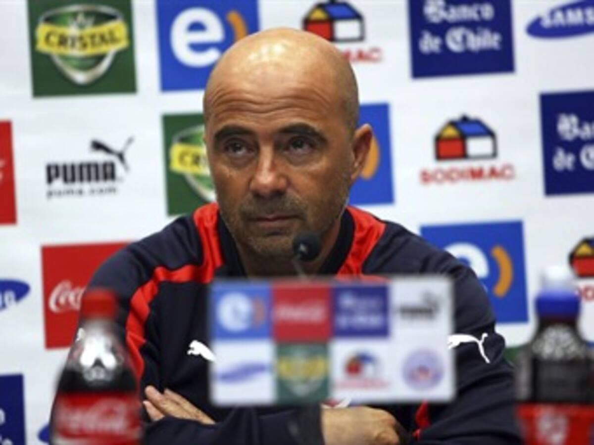 Sampaoli: "Valdivia no va al Mundial si no mejora su estado físico"