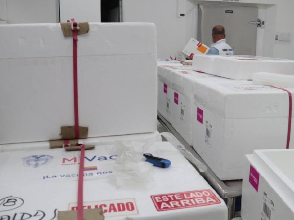 12.870 vacunas COVID de Pfizer empezaron a ser repartidas en Caldas