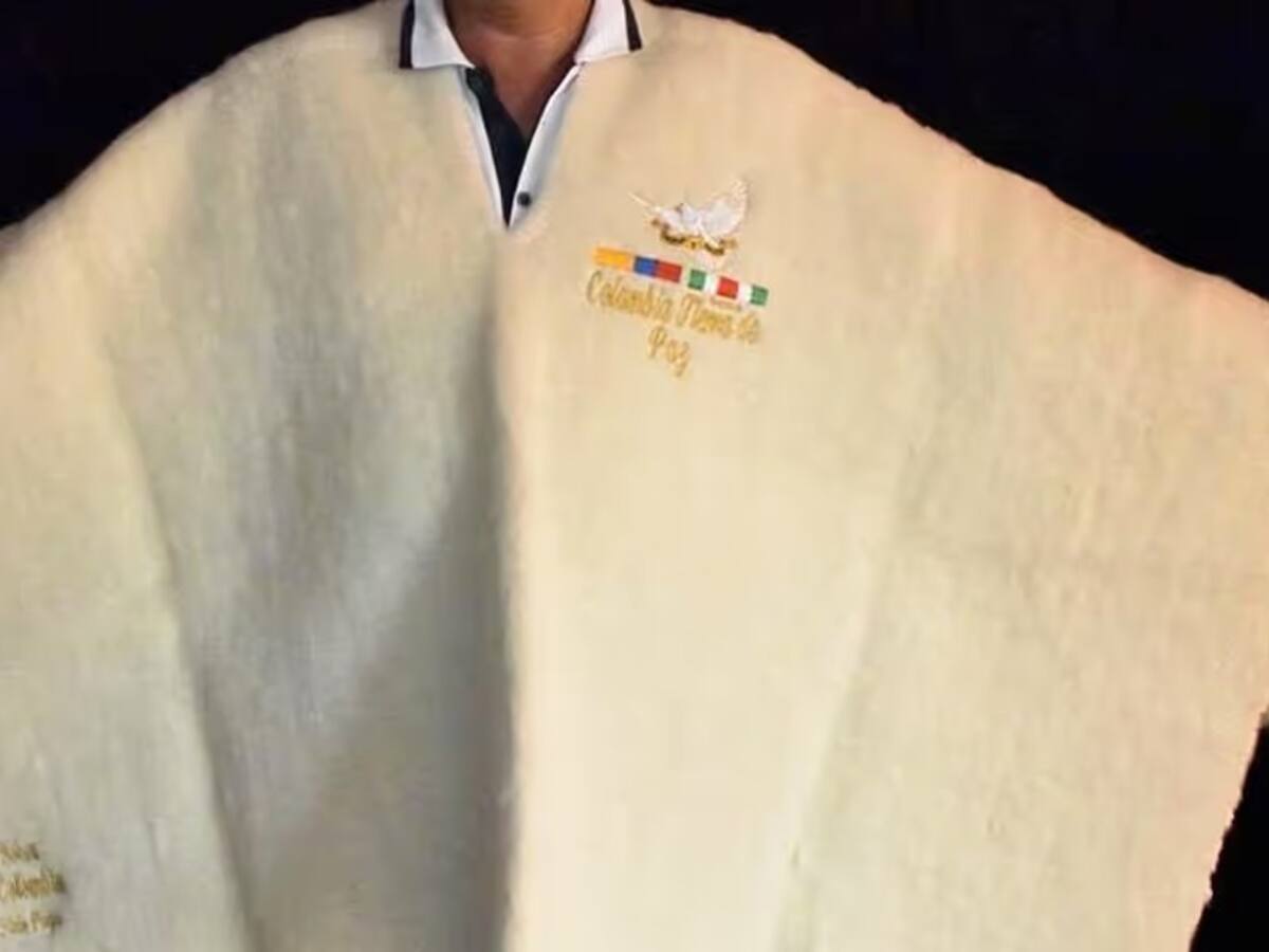 Julio Cristancho, el artesano de Nobsa que le tejió la ruana de la paz al papa Francisco