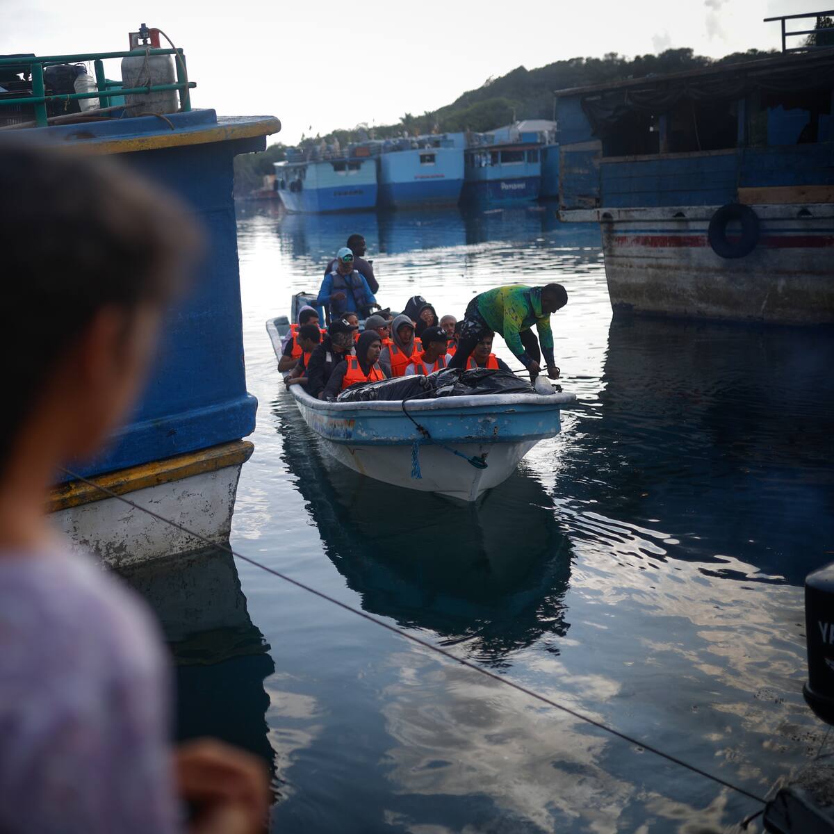 Niña colombiana muere en naufragio en el Caribe panameño