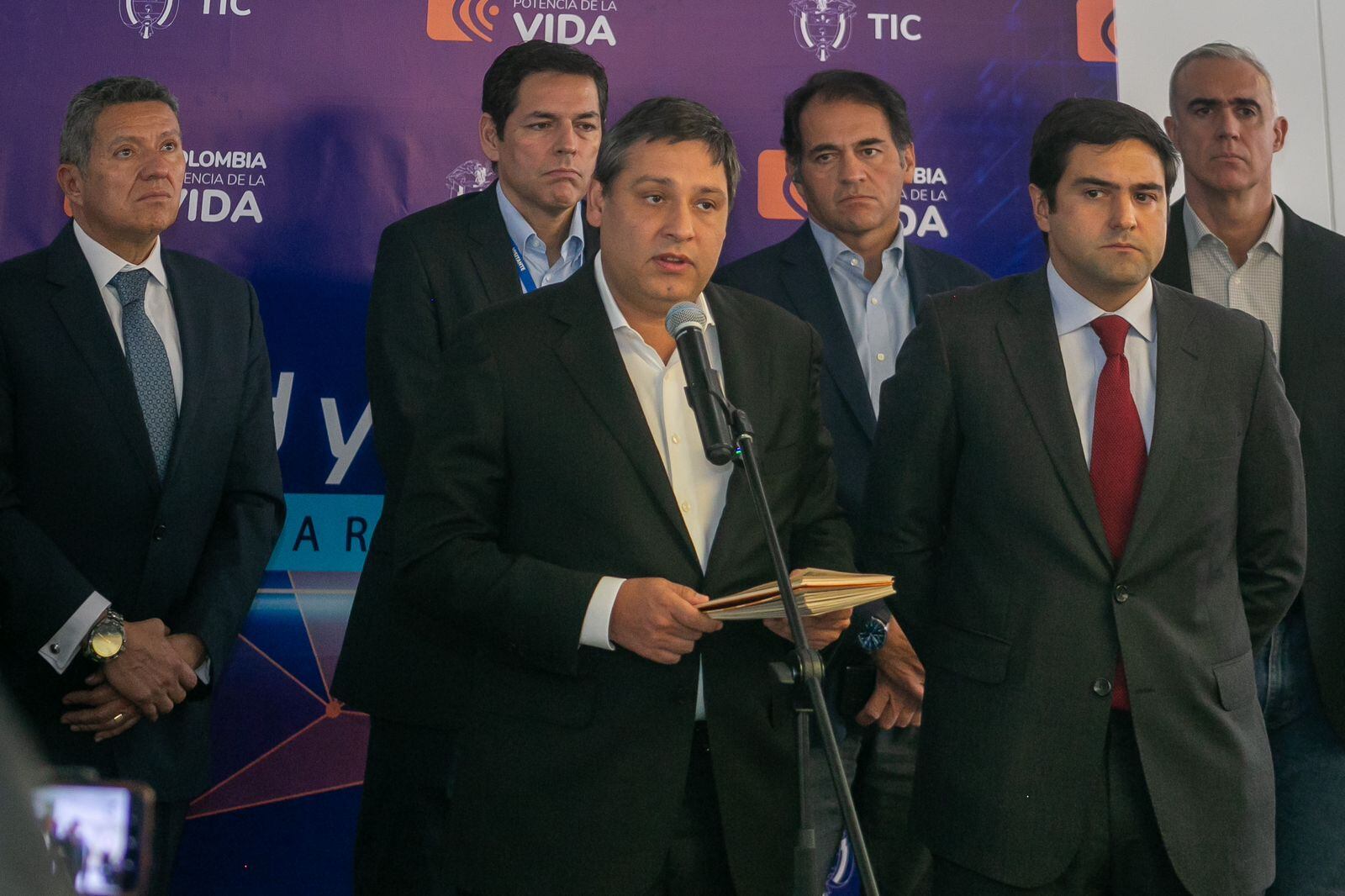 Mauricio Lizcano Ministro TIC "El Gobierno se prepara para la reindustrialización tecnológica del país"