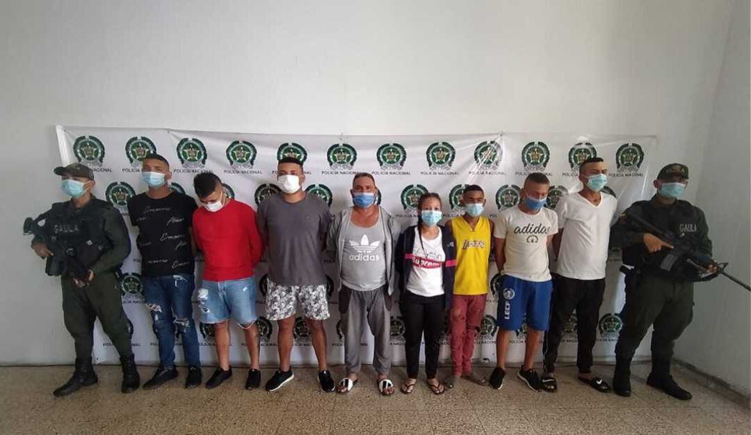Los 8 integrantes de la banda de Los Costeños capturados por la Policía.