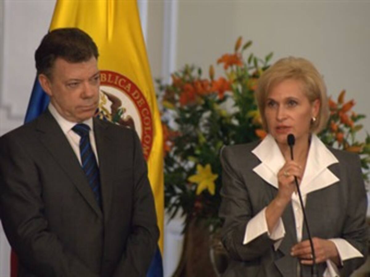 Santos pide a Contralora acabar con el 'cáncer' de la corrupción