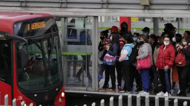 Estación de Transmilenio - Colprensa