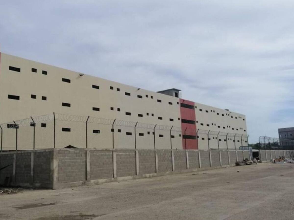 Concejales incumplieron normas de seguridad en cárcel de mujeres: Alcaldía