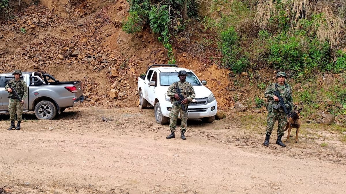 En el Huila recuperan vehículos hurtados e incautan material de intendencia