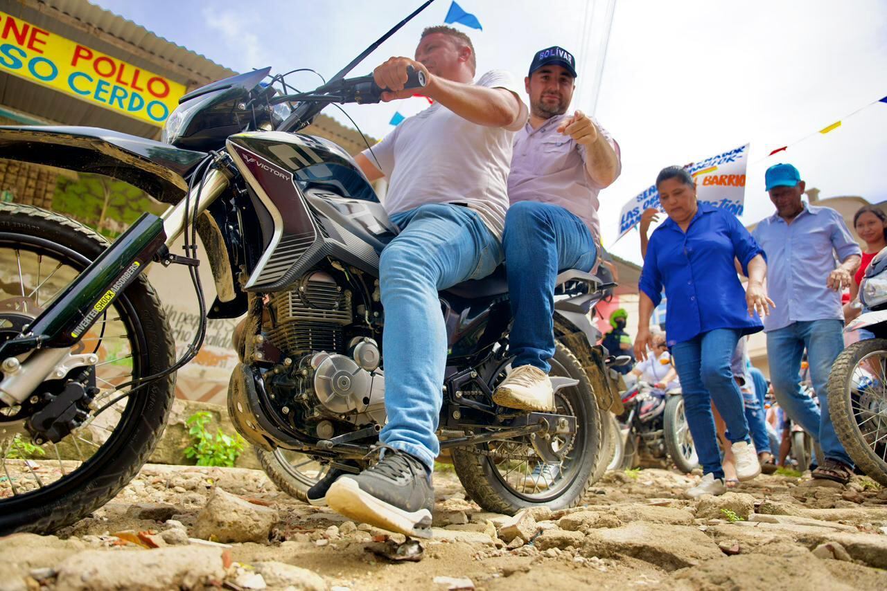 El sonido de la maquinaria iniciando obras, los aplausos de los habitantes y la expectativa de cientos de familias marcaron una jornada que muchos califican como un antes y un después