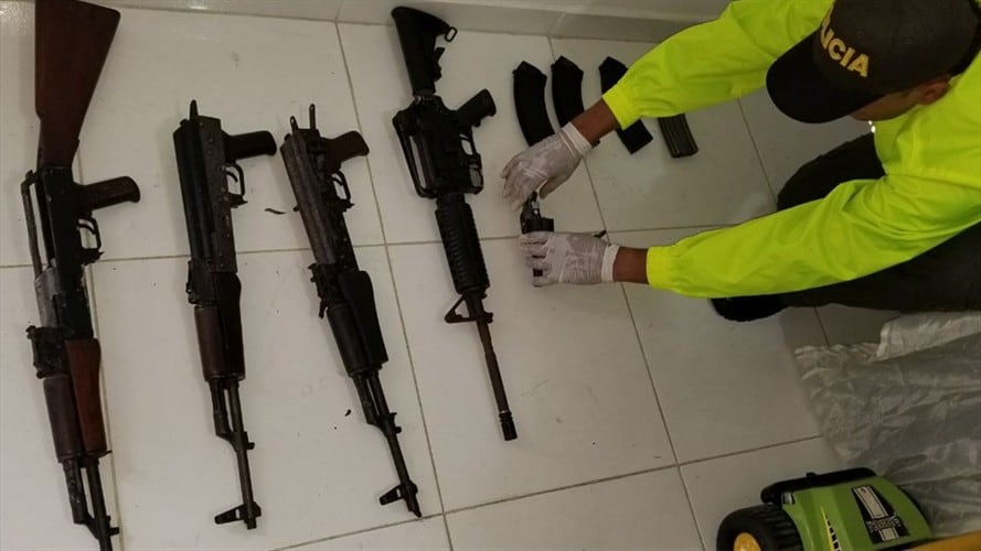 Incautan armamento que pertenecería a banda sicarial en Cali. Foto: Fiscalía