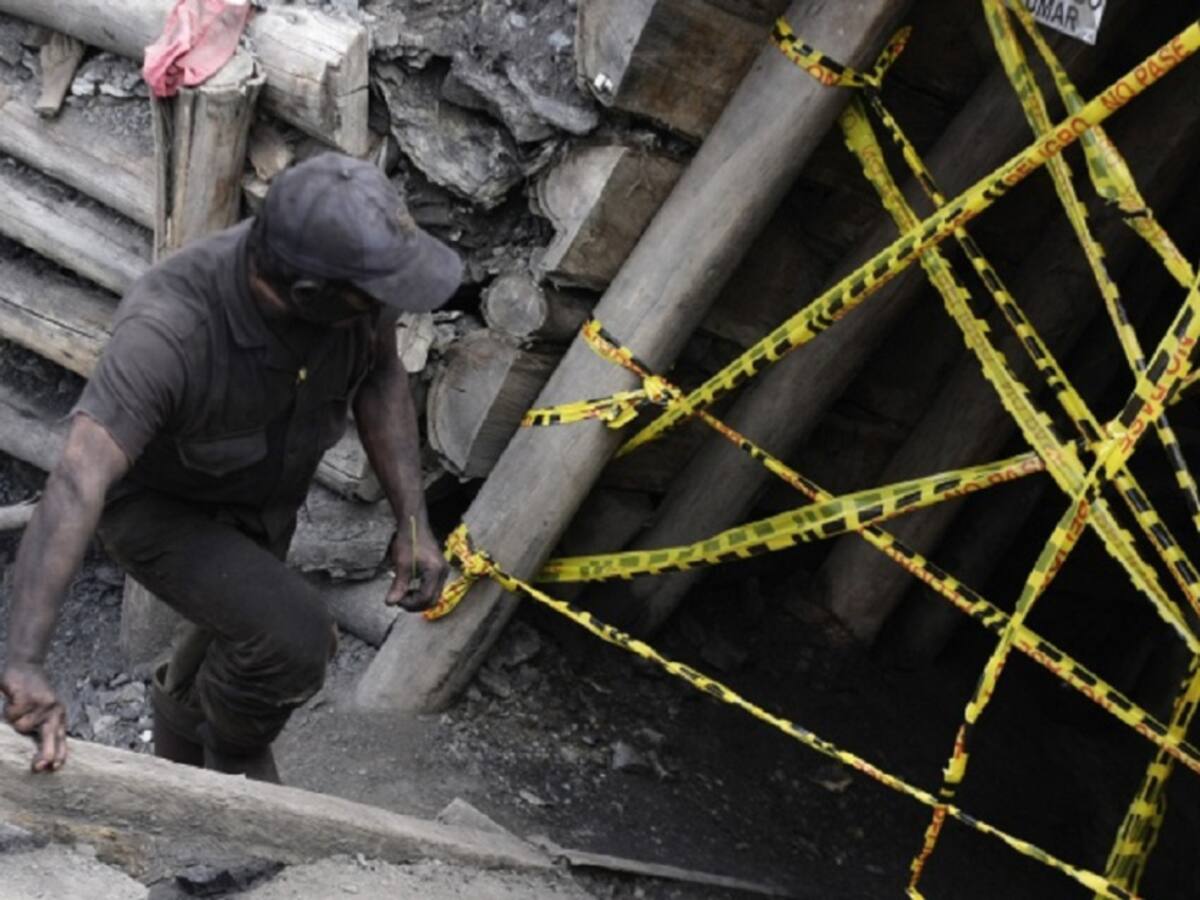 Rescatan dos cadáveres de los mineros muertos en explosión de Landázuri