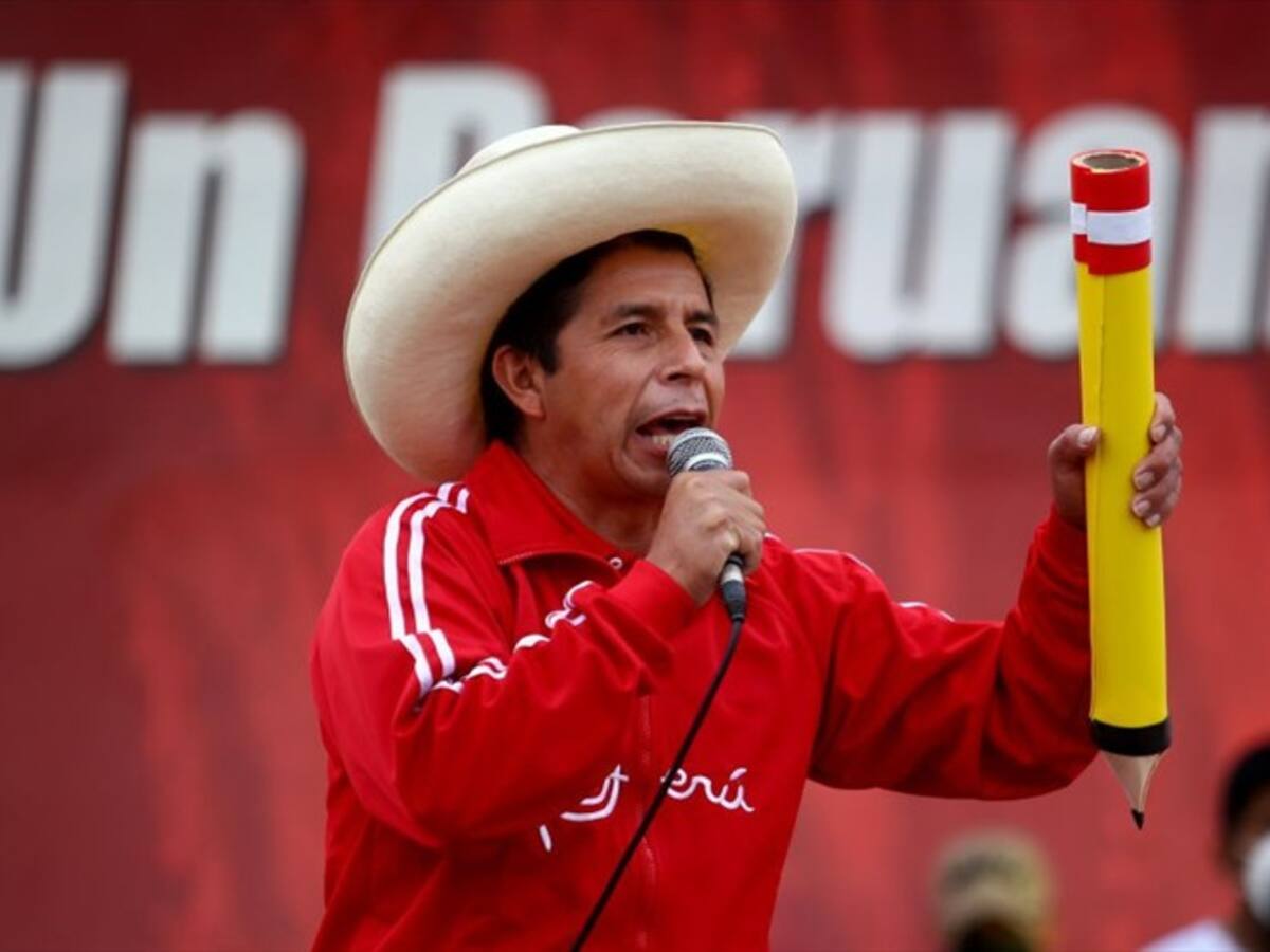 Pedro Castillo representa a la izquierda más radical en Perú: Rosangella Barbarán
