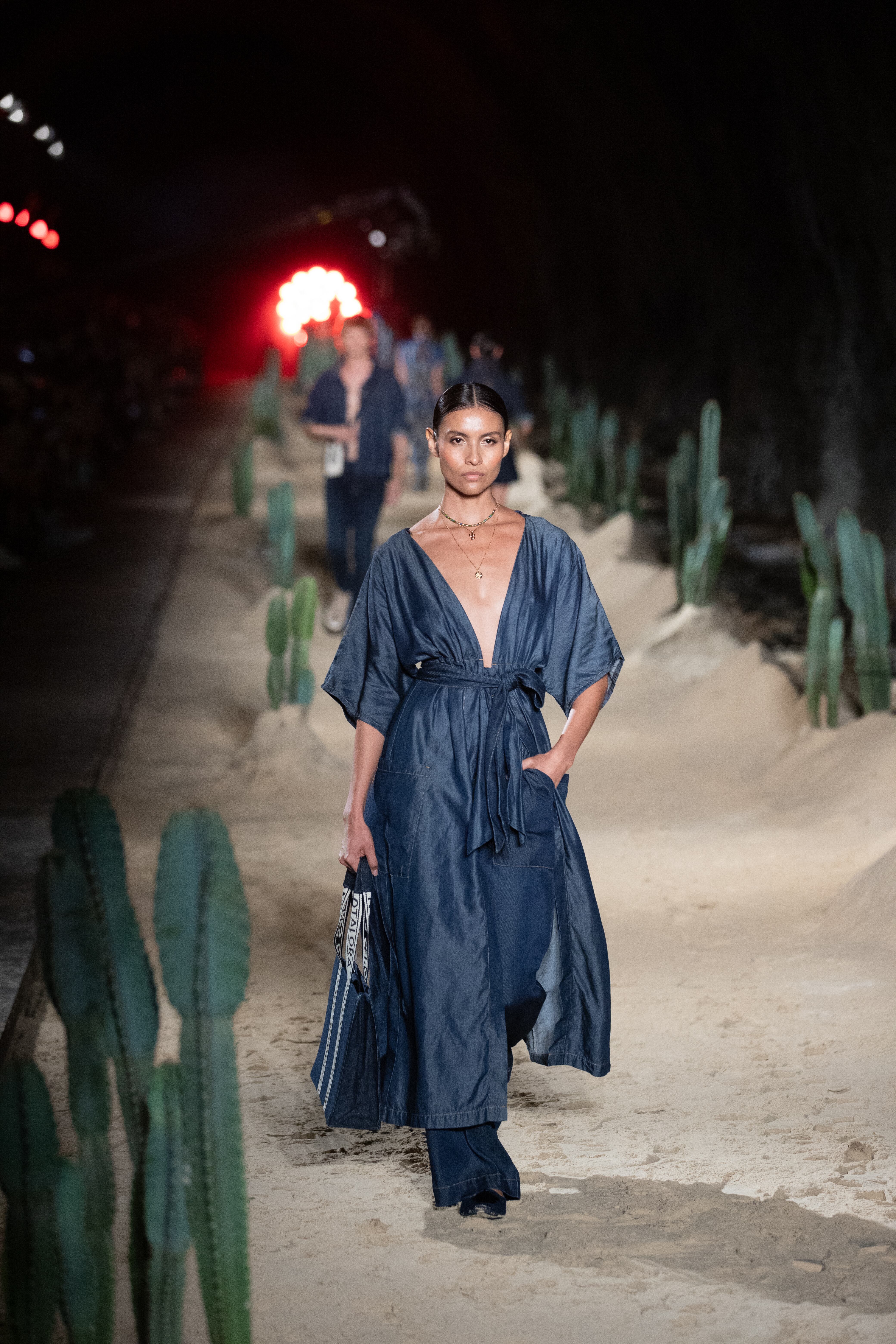 Pasarela Guajira, de Arkitect x Andrés Otalora en Colombiamoda 2024. Foto: cortesía.