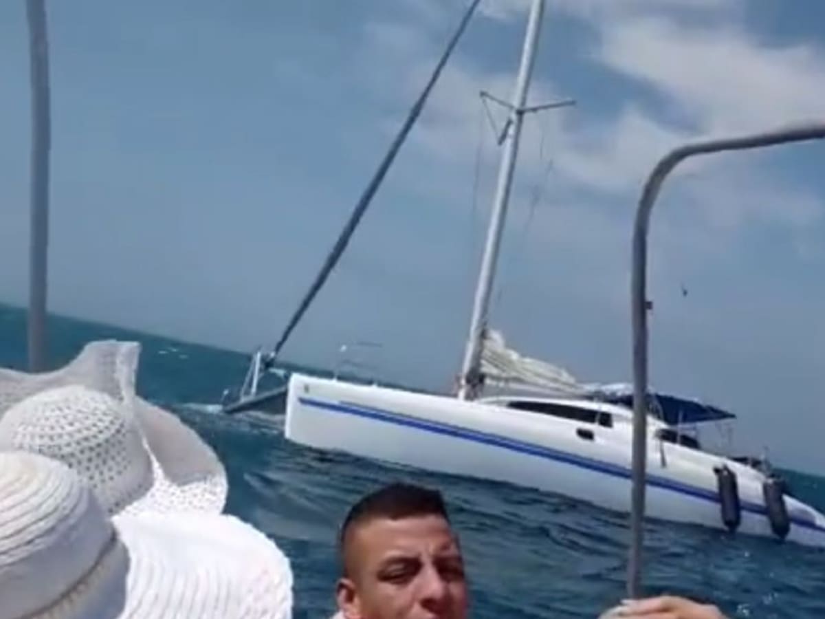 Rescataron a ocupantes de un catamarán que quedó a la deriva en Cartagena