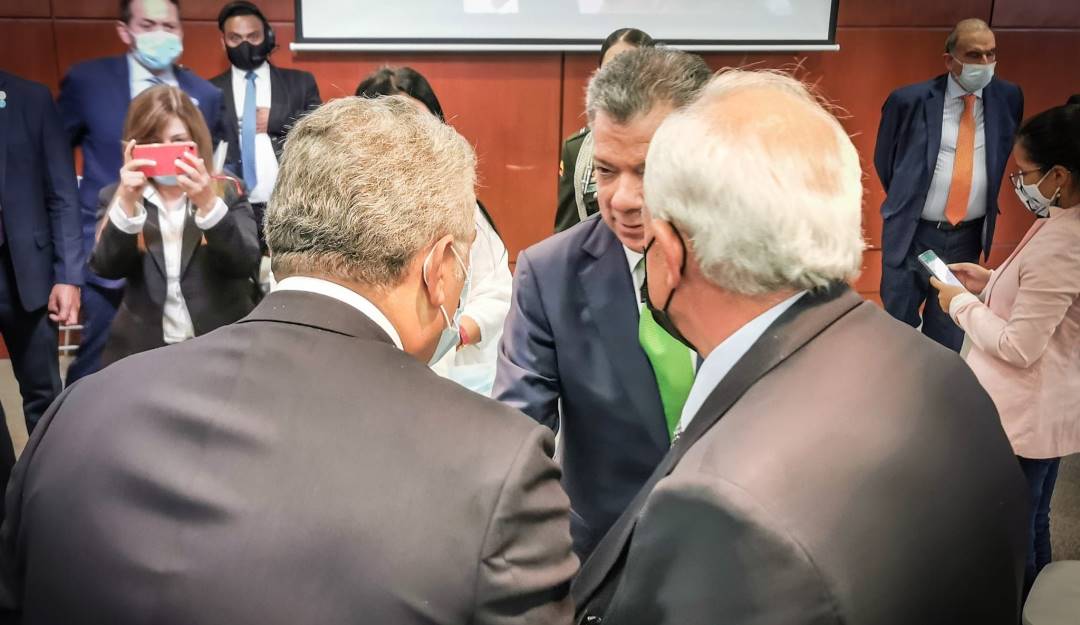 Reunión del presidente Iván Duque y el expresidente Juan Manuel Santos.  Foto: Twitter Embajada de Alemania en Colombia