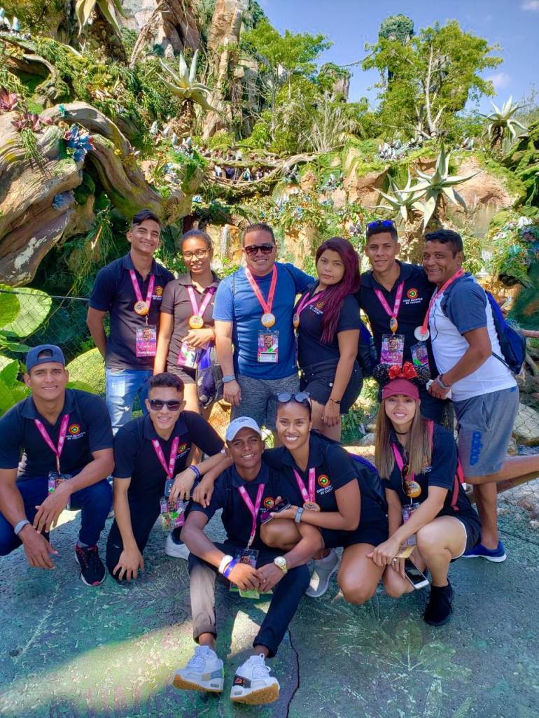 Bailarines Escuela Distrital.