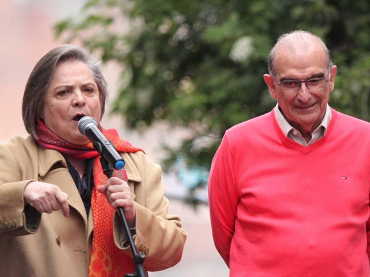 Alianza De La Calle-Fajardo no puede ser mecánica y no lo veo fácil: Clara López