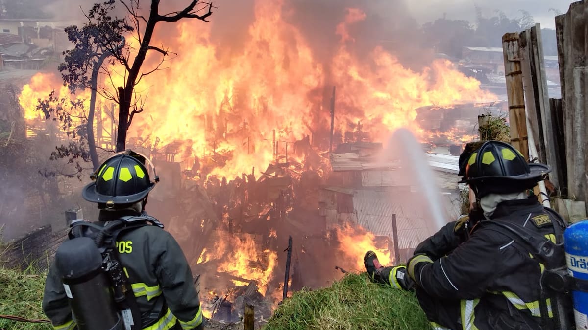 José Augusto Montoya, bomberos Armenia