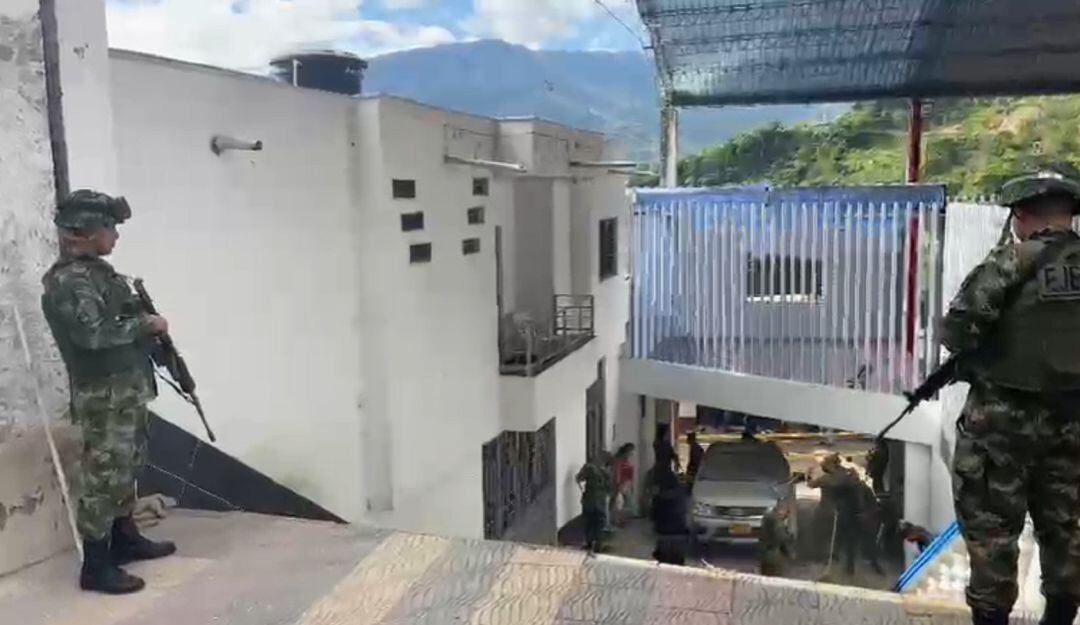 Atribuyen al ELN ataque contra la iglesia y la casa cural en Hacarí