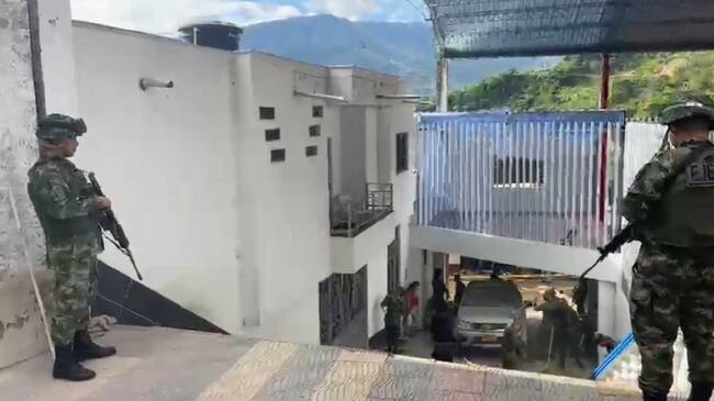 Atribuyen al ELN ataque contra la iglesia y la casa cural en Hacarí