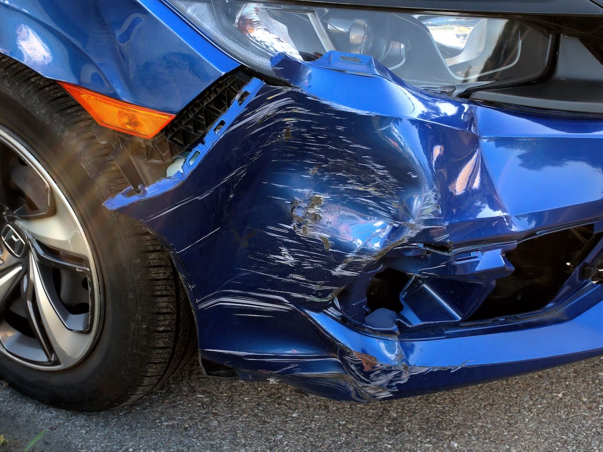 Quién responde por daños en vehículos en propiedad horizontal: lo que establece la norma