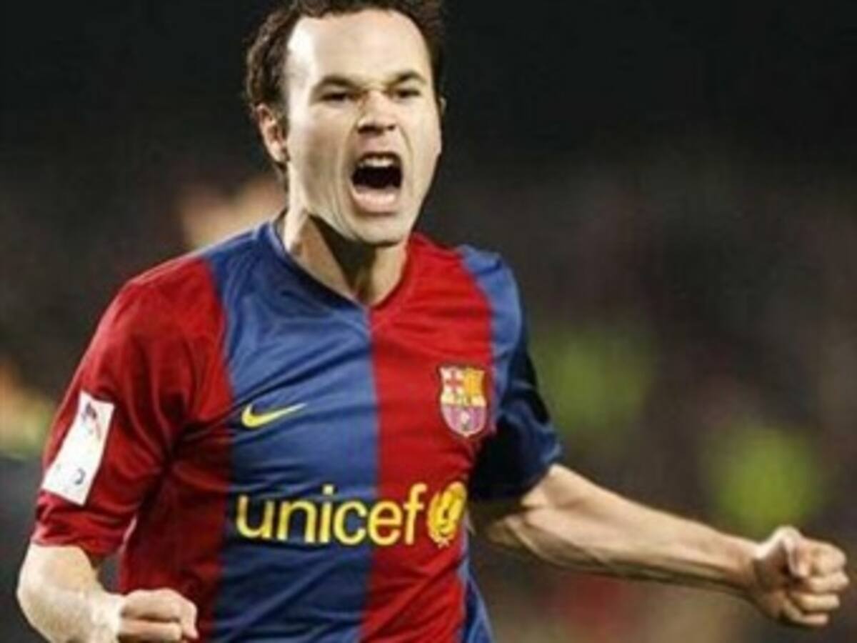 Iniesta recibe el alta y entra en la convocatoria para el juego Barcelona-Arsenal