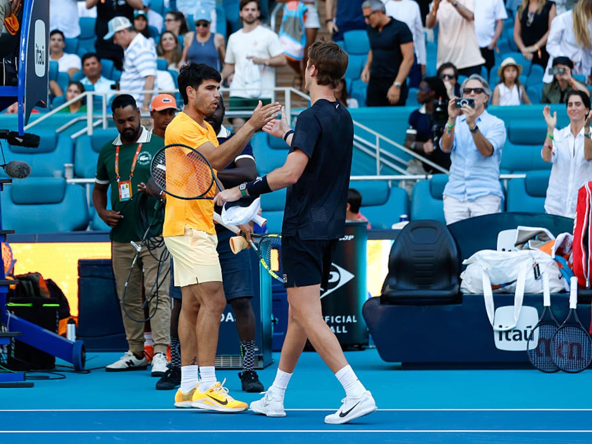 Sebastian Korda sorprendió en el Miami Open al eliminar a Carlos Alcaraz, número uno del mundo